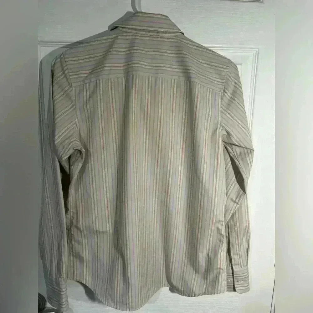 Eddie Bauer Wrinkle Resistant stripped button up Woman’s Blouse.  Size Small. - Picture 7 of 12